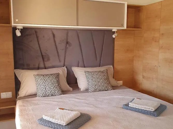 Mobile Homes Karlo & Dino - Two Bedroom Mobile Home With Terrace Pula Holiday home