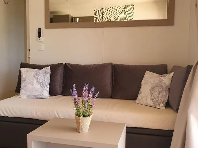 Mobile Homes Karlo & Dino - Two Bedroom Mobile Home With Terrace Pula