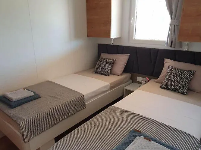 Mobile Homes Karlo & Dino - Two Bedroom Mobile Home With Terrace Pula