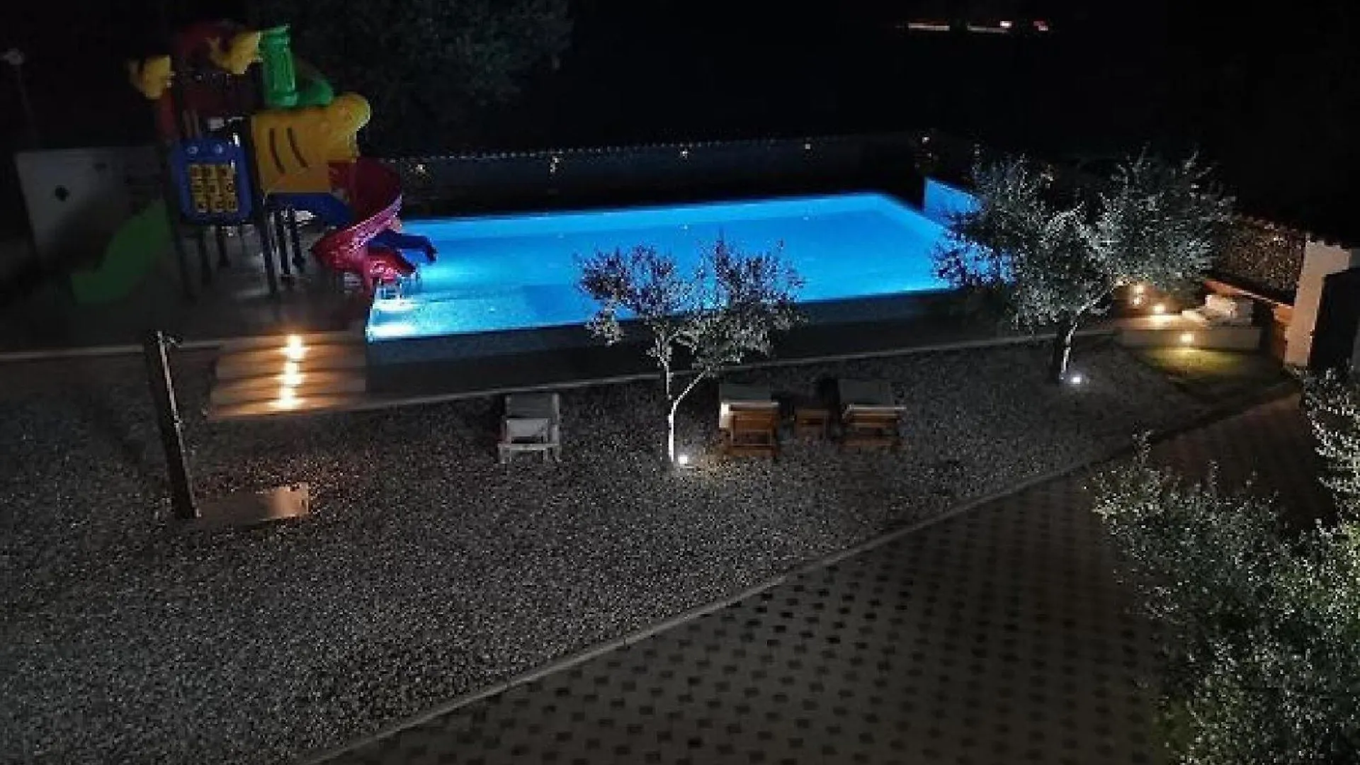 Mobile Homes Karlo & Dino - Two Bedroom Mobile Home With Terrace Pula 0*,  Croatia
