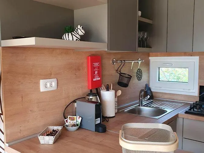 Mobile Homes Karlo & Dino - Two Bedroom Mobile Home With Terrace Pula