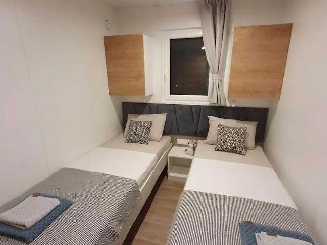 Mobile Homes Karlo & Dino - Two Bedroom Mobile Home With Terrace Pula 0*,