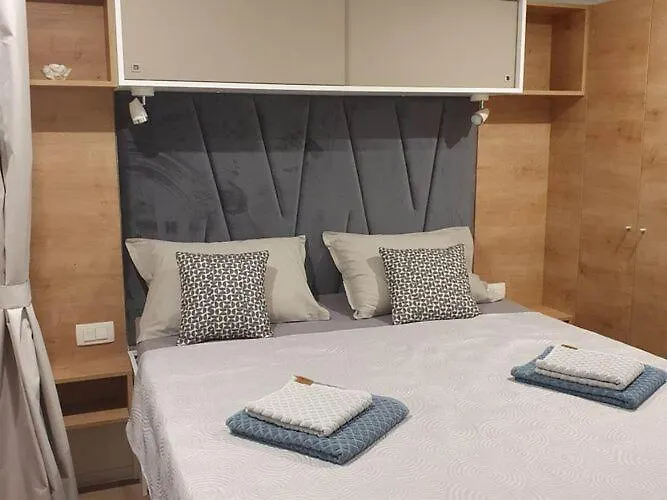 Mobile Homes Karlo & Dino - Two Bedroom Mobile Home With Terrace Pula Holiday home